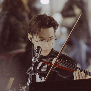 裸男男同大学生xnxx
